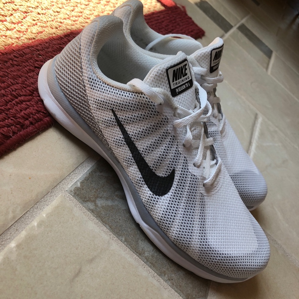 Size 9 Nike’s